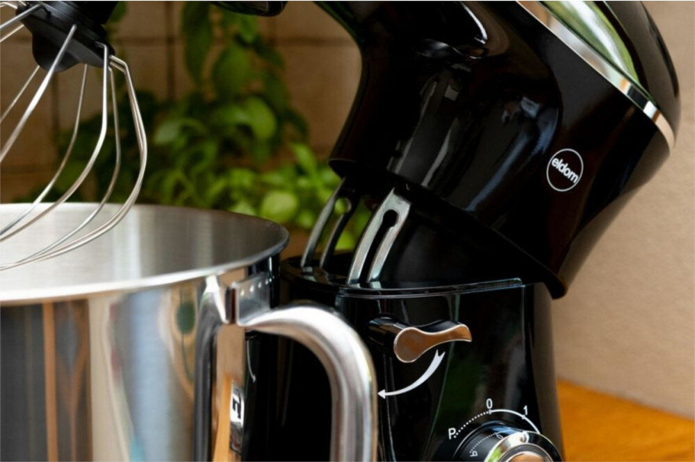 Robot planetarny ELDOM WRK2000 Stelo Czarny zdjęcie lifestyle Moc do wielu zadań