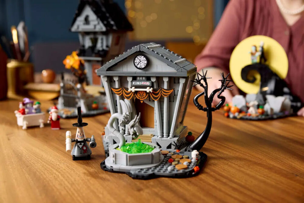 LEGO 21351 IDEAS Disney: Miasteczko Halloween Tima Burtona jedna z lokalizacji 3 kultowe lokalizacje wymiary ilość elementów