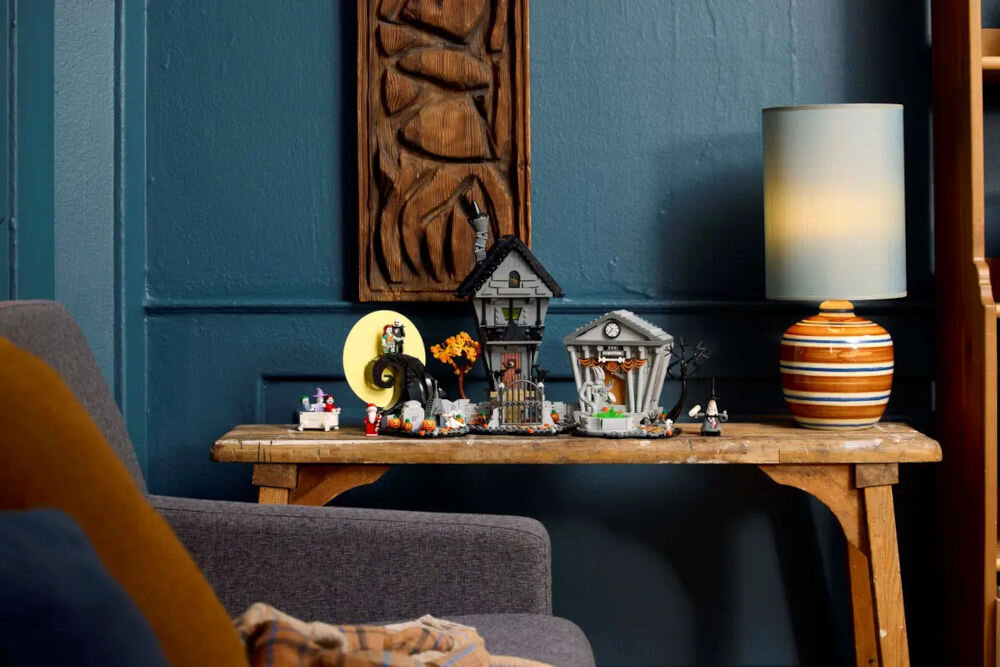LEGO 21351 IDEAS Disney: Miasteczko Halloween Tima Burtona złożony zestaw na półce pomysł na prezent zestaw kolekcjonerski