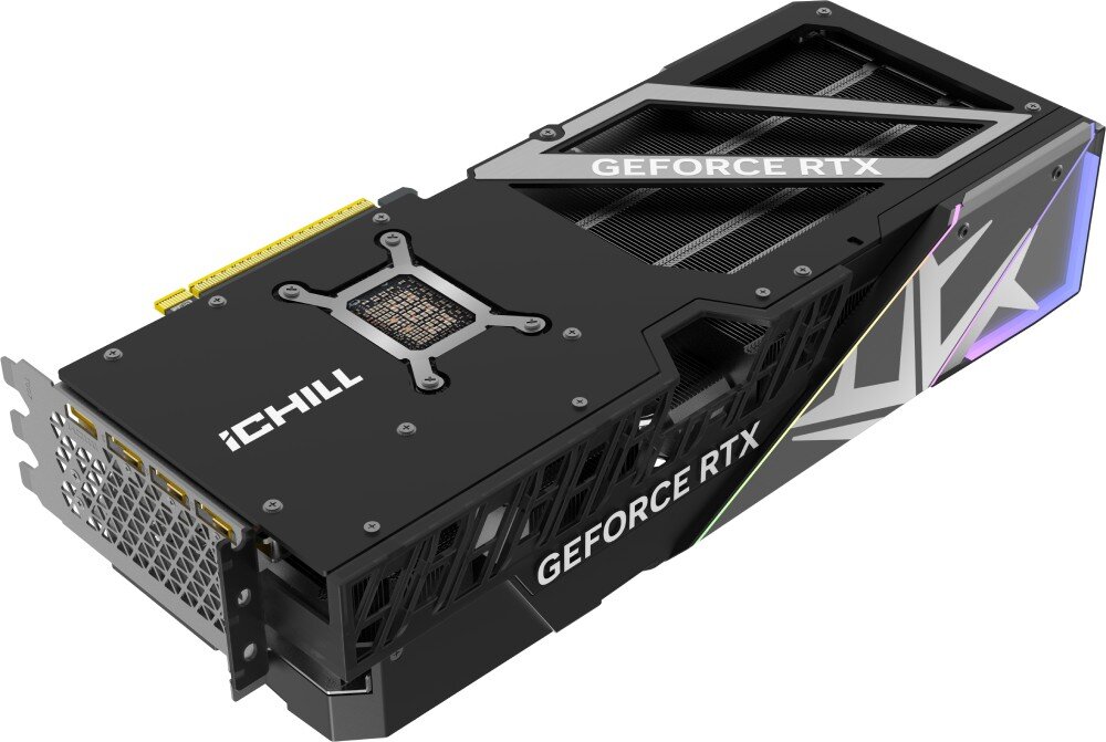 Karta graficzna INNO3D GeForce RTX 5080 iChill X3 16GB Widok od spodu karty graficznej, prezentujący solidny backplate z wentylowanymi otworami oraz zintegrowane elementy chłodzące