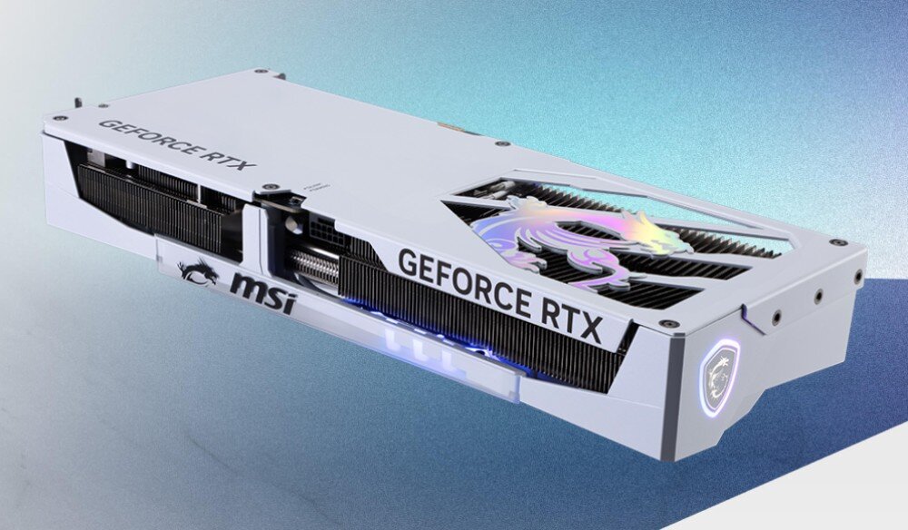 Karta graficzna MSI GeForce RTX 5080 Gaming Trio OC White 16GB Widok z boku na kartę, ukazujący otwory wentylacyjne, podświetlenie LED i metalową konstrukcję