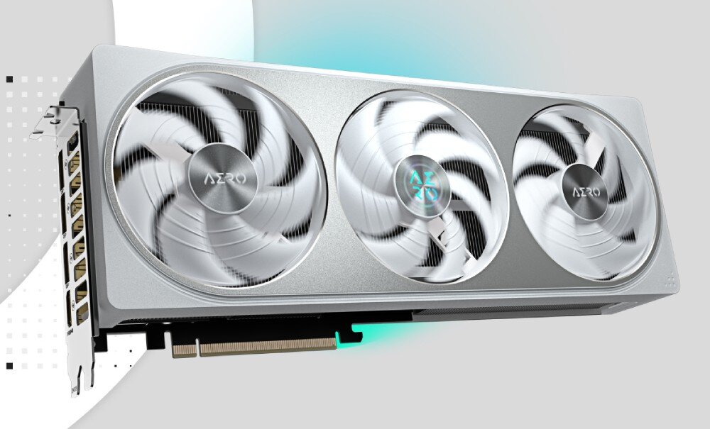 Karta graficzna GIGABYTE GeForce RTX 5080 Aero OC SFF 16GB Zbliżenie na przednią część karty Gigabyte AERO GeForce RTX, prezentujące trzy duże wentylatory z półprzezroczystymi łopatkami i metaliczną obudową