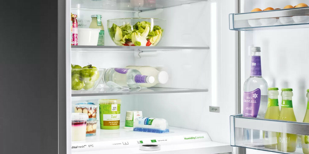 LODÓWKA BOSCH KIV 34X20 LED oświetlenie