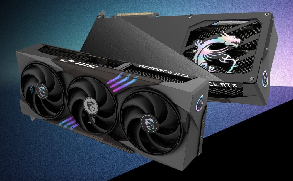 Karta graficzna MSI GeForce RTX 5090 Gaming Trio OC 32GB Widok na kartę z obu stron – z przodu trzy wentylatory, z tyłu podświetlony smoczy totem na metalowej płycie