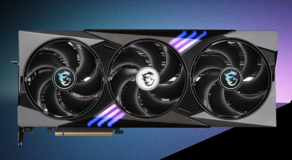 Karta graficzna MSI GeForce RTX 5090 Gaming Trio OC 32GB Pełny widok na kartę od frontu – trzy wentylatory z logo MSI i podświetleniem LED na ciemnym tle