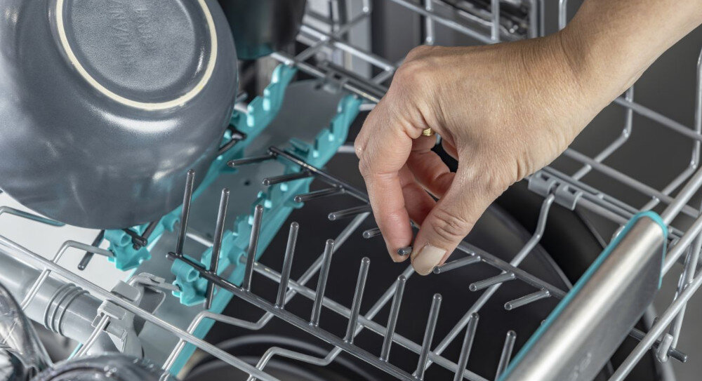ZMYWARKA HISENSE HV693A65AD Regulowane Kosze wnętrze więcej miejsca system Dwupoziomowy