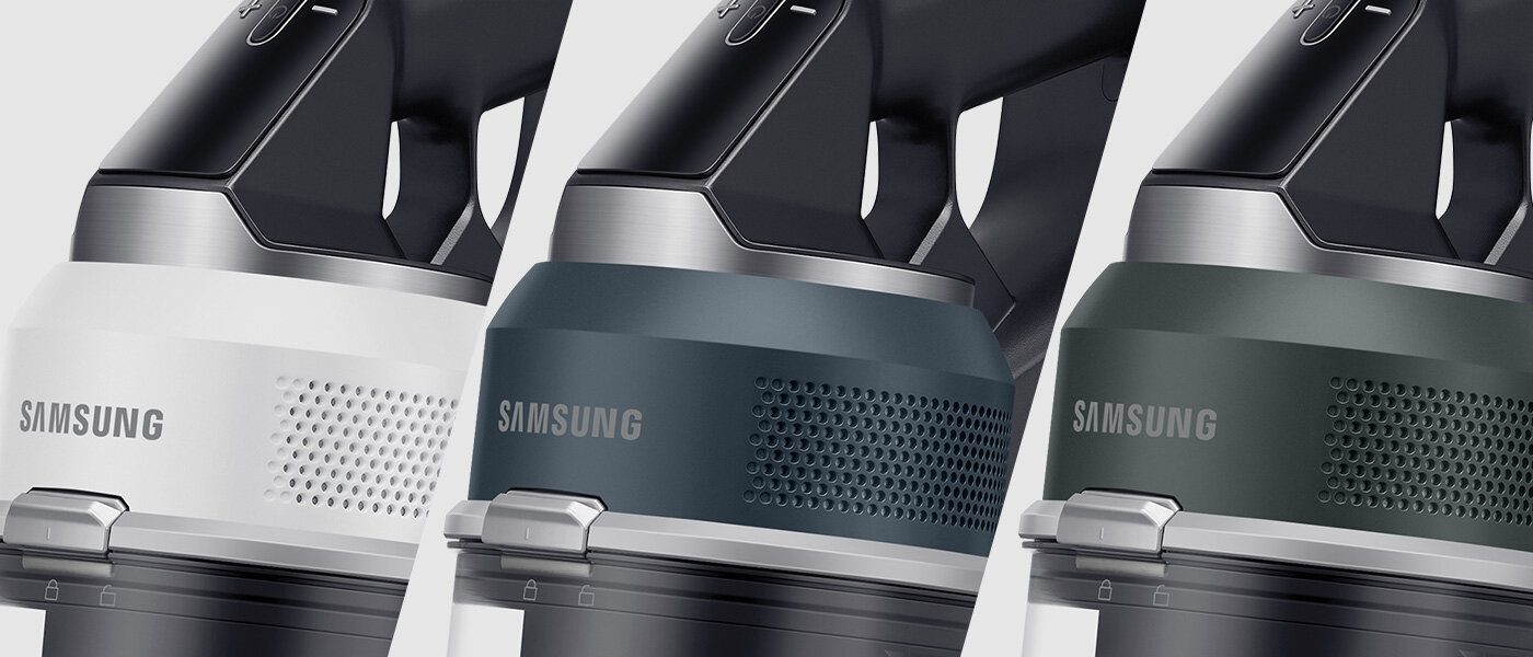 Trzy odkurzacze w różnych kolorach: biały, ciemnoniebieski i ciemnozielony, z widocznym logo \'SAMSUNG\'.