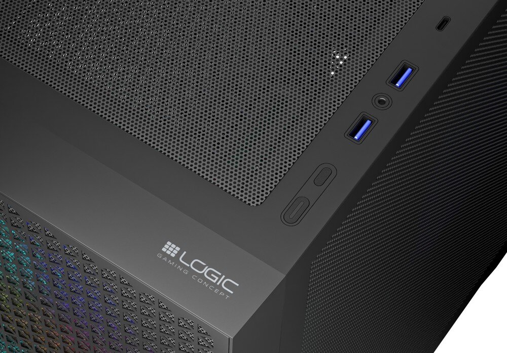 Obudowa LOGIC Dart Pro ARGB Midi Zbliżenie na górny panel obudowy komputera. Znajdują się na nim dwa porty USB, gniazdo słuchawkowe, przyciski oraz perforowana powierzchnia wentylacyjna, porty, gniazda, przyciski