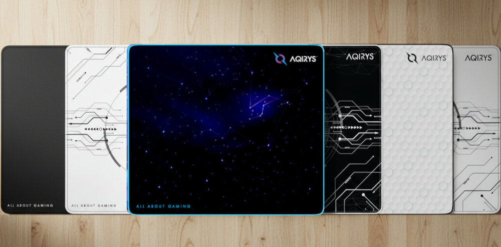 Podkładka AQIRYS Parsec - podkładka na biurku, na niej mysz i klawiatura
