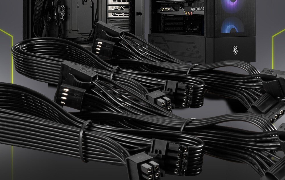 Zasilacz MSI MAG A850GL II Płaskie przewody zasilające w kolorze czarnym, ułożone na tle wnętrza komputera z podświetlonymi wentylatorami i kartą graficzną, przewody