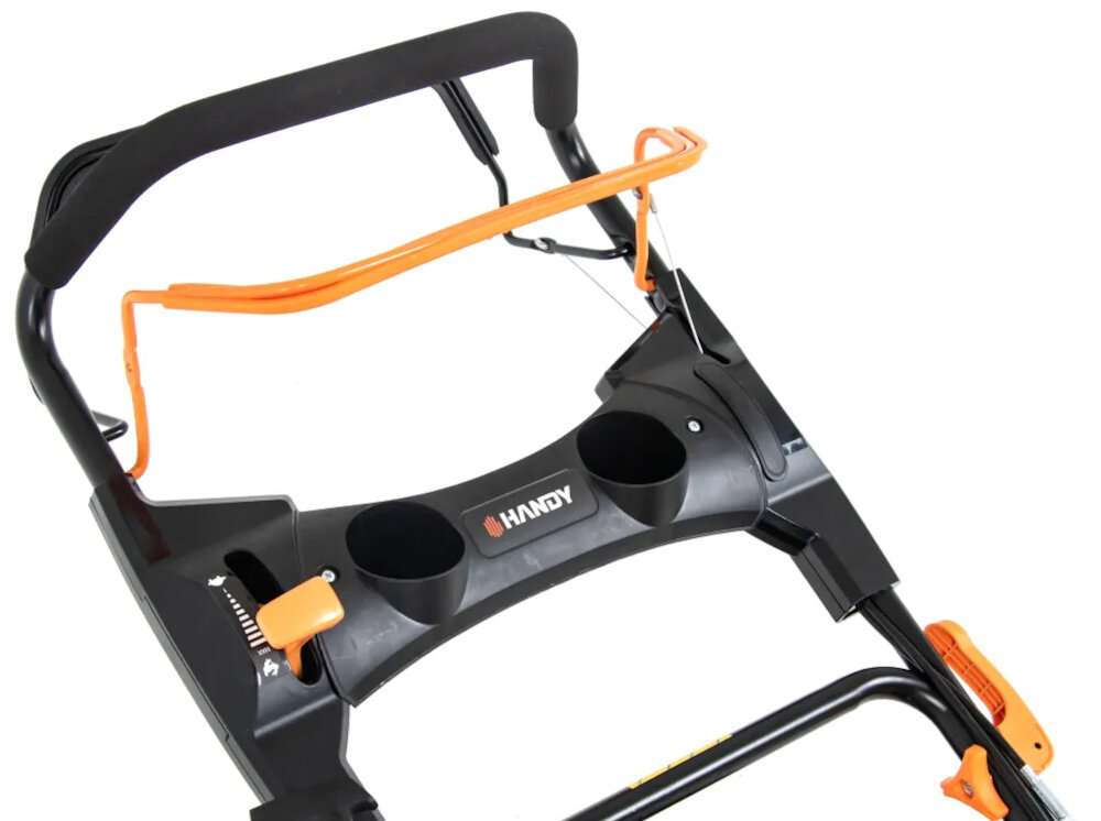 Kosiarka spalinowa HANDY SH53BS750N-4W1 z napędem 530mm 2.68 kW zbliżenie na uchwyt komfortowy uchwyt miękkie wykończenie pewny chwyt chroni dłonie przed odciskami i otarciami uchwyt można złożyć