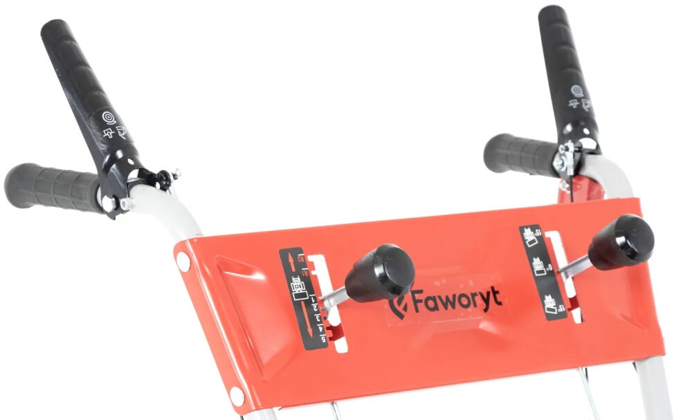 Zamiatarka spalinowa FAWORYT KZ60-196L zbliżenie na panel sterowania siedem biegów pięć do przodu o prędkości od 2 do 4,8 km/h dwa do tyłu o prędkości od 2 do 2,7 km/h dostosowanie tempa pracy do rodzaju powierzchni i ilości zanieczyszczeń większa kontrola nad maszyną mniejsze zmęczenie