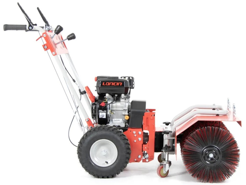 Zamiatarka spalinowa FAWORYT KZ80-196L zamiatarka na białym tle widoczna z boku możliwość ustawienia szczotki w trzech pozycjach: -15°, 0° i +15° można kierować zanieczyszczenia w wybraną stronę poprawia organizację pracy skraca czas potrzebny na dokładne oczyszczenie terenu