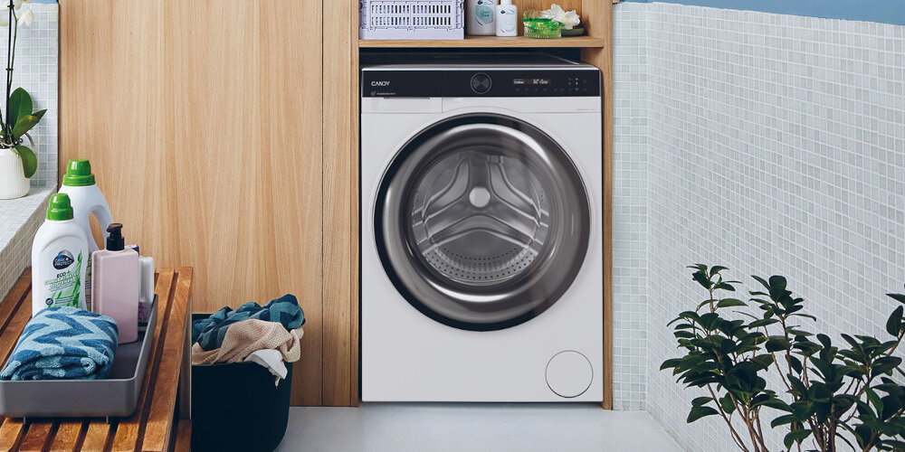 Pralko-suszarka CANDY BWSD 6106B8-S łazienka front zabudowa panel pokrętło Smart Spray usuwanie resztek detergentu eliminuje bakterie osady