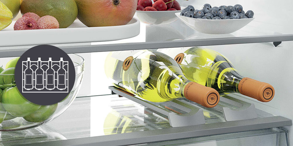 LODÓWKA CANDY CNBQT5719DW wizualizacja ikona Praktyczne stojaki półka wnętrze wino położone na półce butelki szkło Wygodne przechowywanie wina