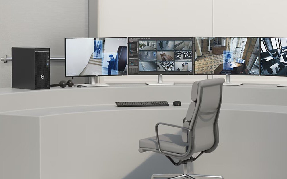 Komputer DELL OptiPlex 7020 MT Plus Stanowisko monitoringu wyposażone w kilka dużych ekranów wyświetlających obraz z kamer bezpieczeństwa, karta graficzna, obraz, rozdzielczość