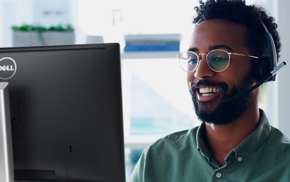 Komputer DELL OptiPlex 7020 MT Plus Zestaw urządzeń komputerowych, w tym komputer stacjonarny, komputer All-in-One, monitor oraz akcesoria takie jak klawiatura i mysz, zabezpieczenia, moduł TPM, blokada Kensington