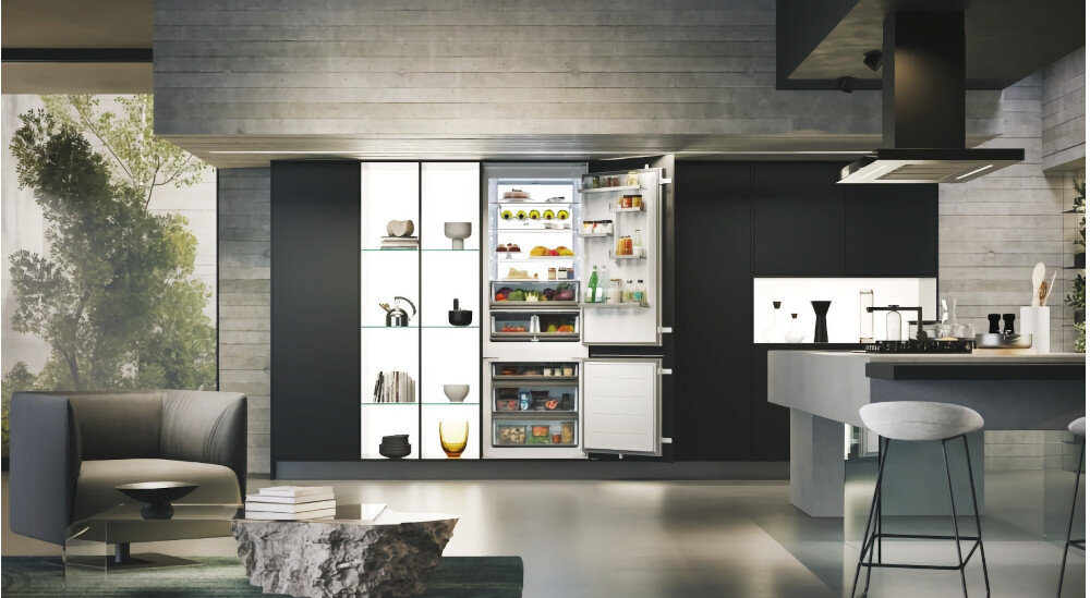 LODÓWKA HAIER HBW7719DT lifestyle zabudowa kuchnia otwarta wnętrze balkoniki półki szuflady