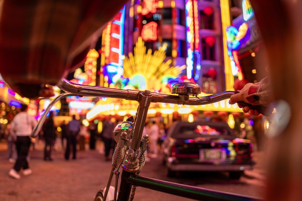 Ujęcie z bliska z szeroką perspektywą SIGMA 16mm F1.4 DC DN I Contemporary Canon RF