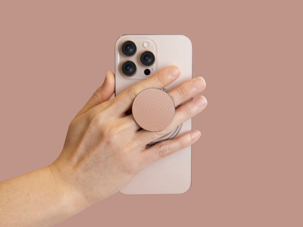 Uchwyt magnetyczny UNIQ GripFit 360 Magnetic Mount&Kickstand uchwyt przyczepiony do telefonu