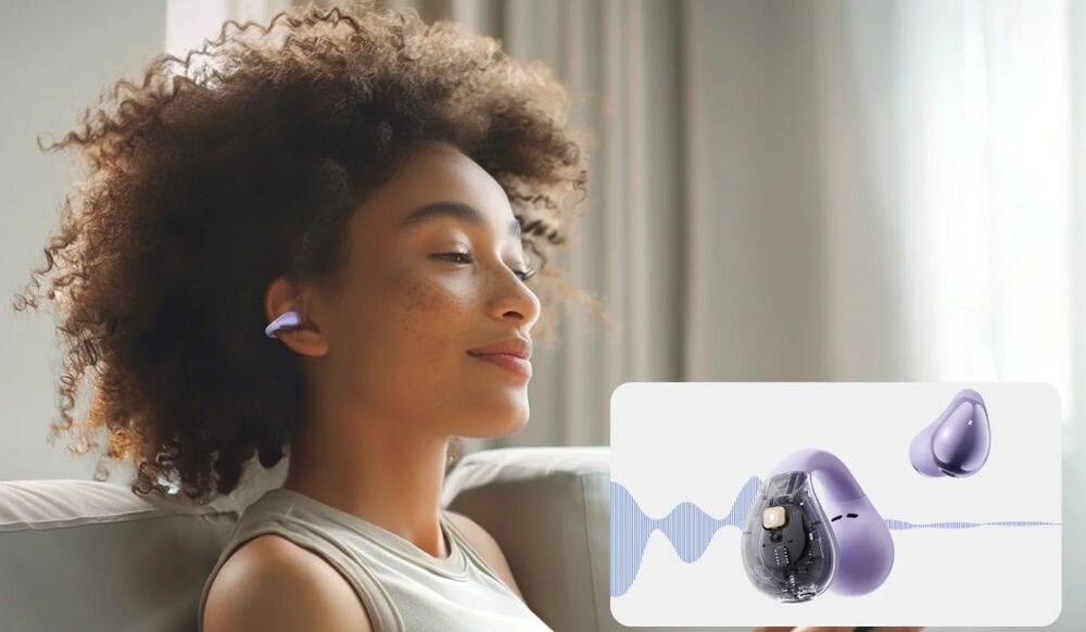 Słuchawki powietrzne QCY Crossky Clip T33 redukcja szumów i wyraźne rozmowy telefoniczne, osoba z załozonymi słuchawkami powietrznymi