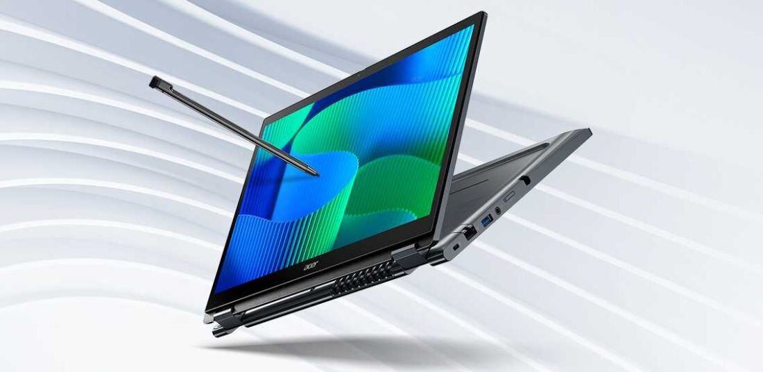 Laptop ACER TravelMate P4 Spin 14 z rysikiem unoszącym się w powietrzu, symbolizującym kreatywność i mobilność.