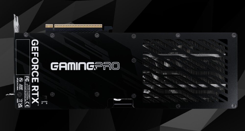 Karta graficzna PALIT GeForce RTX 5080 GamingPro OC 16GB Tył karty graficznej – czarna metalowa osłona z napisem „GamingPro” i wentylowanymi otworami dla lepszego odprowadzania ciepła, wytrzymałość odlewana rama, podwójne łożyska, kontroler PWM