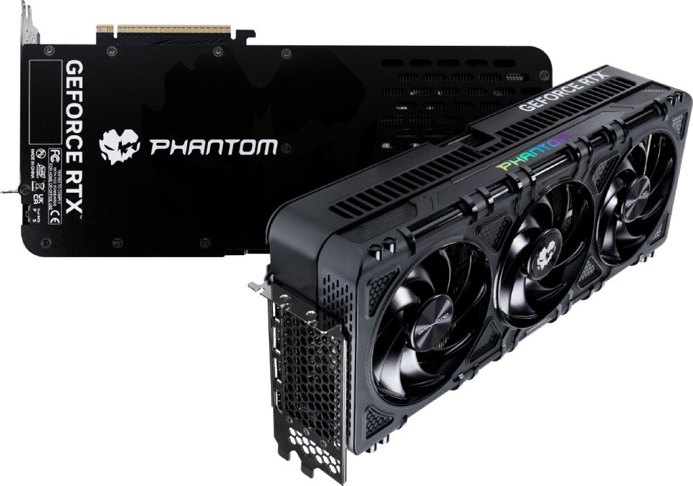 Karta graficzna GAINWARD GeForce RTX 5080 Phantom GS 16GB Widok tylnej i przedniej strony karty graficznej, prezentujący czarny backplate z logo oraz trzy wentylatory z podświetleniem ARGB na górnej części