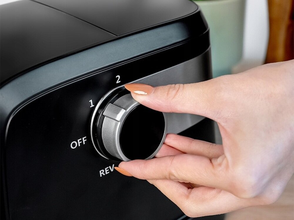 Maszynka do mięsa MOZANO Smash master 2000 dwa ostrza, trzy dyski do mielenia, nakładki do kiełbas, szatkownica