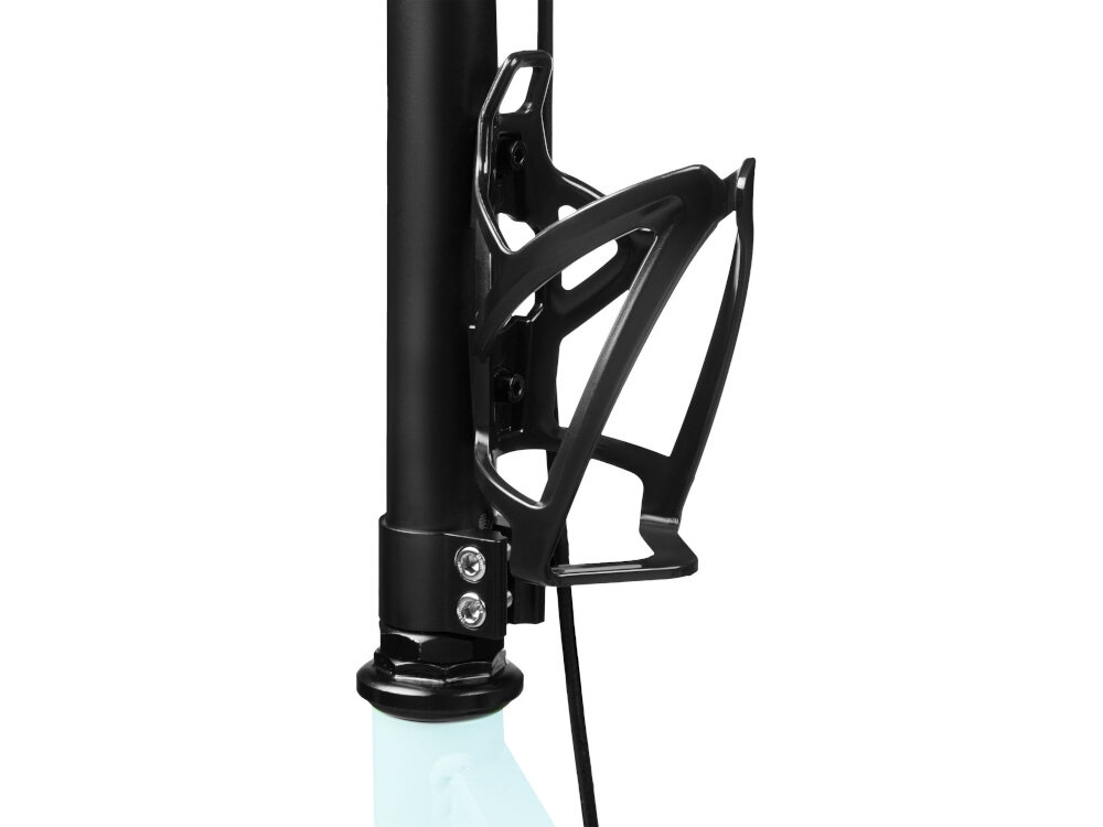 Hulajnoga SPOKEY City Flow 200 Pro Czarno-zielony zbliżenie na uchwyt praktyczny uchwyt na bidon użytkownik może łatwo uzupełniać płyny komfort