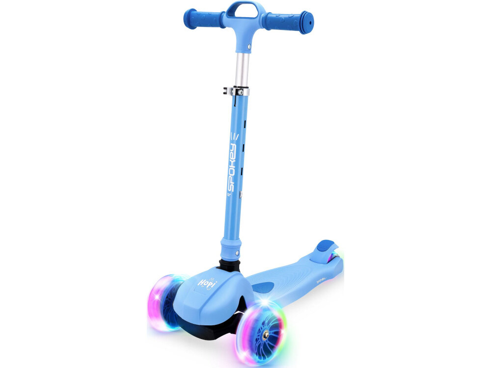 Hulajnoga dla dzieci SPOKEY Hopi Niebieski hulajnoga na białym tle widoczna od przodu pod skosem ruch zabawa dla dzieci od 3. roku życia rozwój koordynacji i równowagi stabilna konstrukcja z dwoma przednimi i szerokim tylnym kołem do rekreacyjnej jazdy aktywności samodzielności