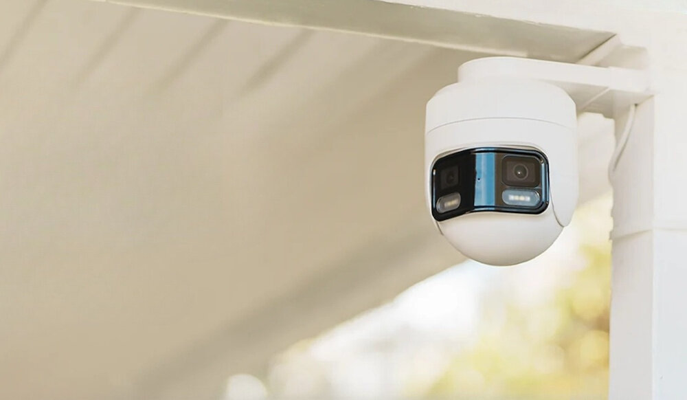 Kamera IMILAB EC6 Panorama Zewnętrzna, Wi-Fi - LAN, Kamera obrotowa kamera umieszczona na elewacji budynku pełna kontrola poczucie bezpieczeństwa bieżący monitoring bezpieczny dom obrotowa konstrukcja połączenie Wi-Fi