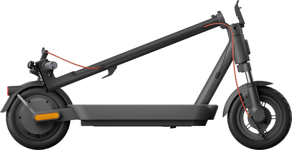 Hulajnoga elektryczna XIAOMI Scooter 5 60 km 350 W 10 cali Czarny złożona hulajnoga na białym tle hulajnogi składana konstrukcja łatwy transport prosty system składania zwolnienie mechanizmu pociągnięcie zatrzasku popchnięcie kierownicy do przodu
