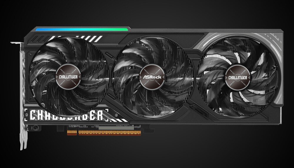 Karta graficzna ASROCK Radeon RX 9070 Challenger 16GB Front czarnej karty graficznej wyposażonej w trzy wentylatory z logo na środku każdego z nich oraz napisem 'CHALLENGER' w lewym dolnym rogu