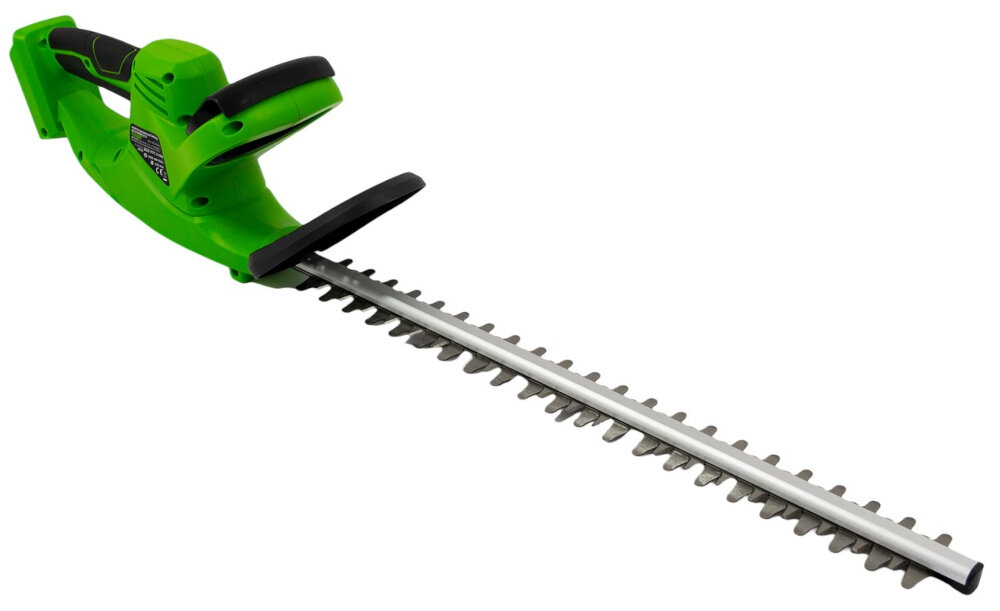 Nożyce do żywopłotów GREENSO UAO006-Z4 akumulatorowe nożyce na białym tle widoczne od przodu pod skosem pomagają utrzymać ogród w zadbanym stanie oszczędność czasu i środków łatwość obsługi regularne przycinanie roślin mobilne zasilanie wydajne elementy tnące