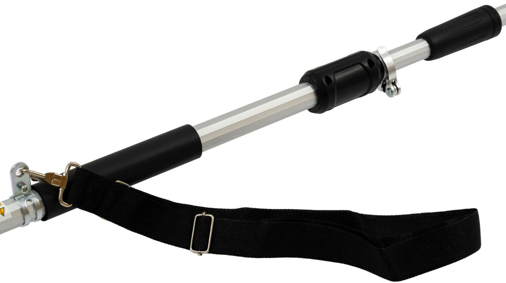 Piła akumulatorowa GREENSO UAO007-Z2 zbliżenie na pasek waga 3,8 kg pasek na ramię moża wygodnie przenosić urządzenie i równomiernie rozłożyć ciężar większa kontrola nad piłą