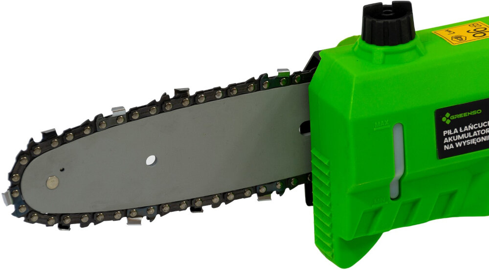 Piła akumulatorowa GREENSO UAO007 + Ładowarka UAO003 + Akumulator UAO002 4.0Ah zbliżenie na prowadnicę prowadnica o długości 200 mm łańcuch marki GREENSO o podziałce 3/8 cala skuteczne i precyzyjne cięcie nawet grubych gałęzi prędkość cięcia do 5,5 m/s efektywność pracy