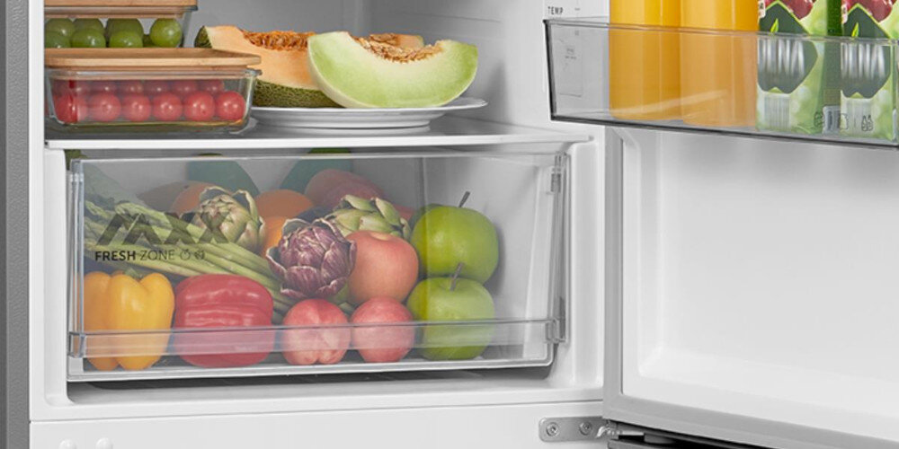 LODÓWKA MIDEA MDRB548MME46 zdjęcie lifestyle wnętrze lodówki szuflada kolorowe warzywa owoce papryka jabłka pomidory pomelo zielone szparagi Duża szuflada Fresh Zone optymalna wilgotność temperatura świeże zdrowe produkty