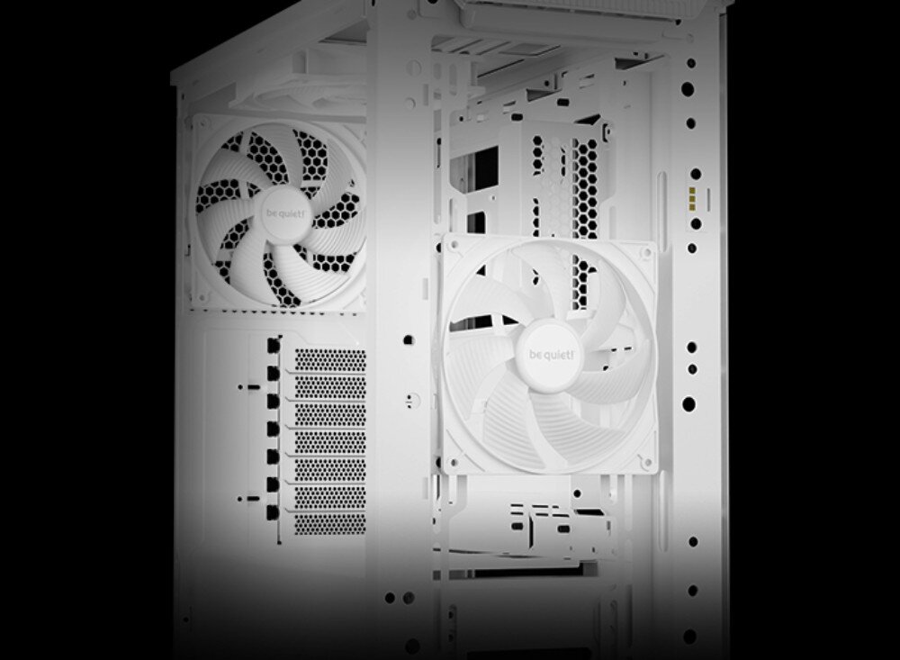 Obudowa BE QUIET! Pure Base 501 DX Wnętrze pustej obudowy komputerowej z dwoma zamontowanymi wentylatorami na tylnej i przedniej ściance