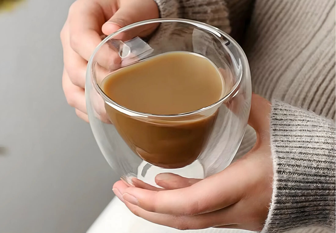 Szklanka EXTRALINK Serce 250 ml wygląd design tło prezentacja wizualizacja z uczuciem w każdym łyku