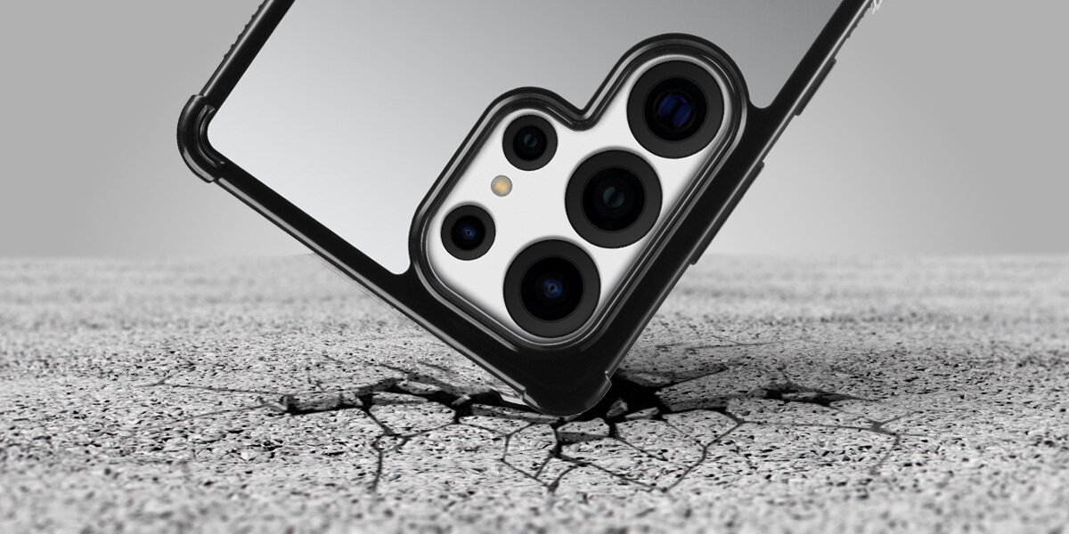 Etui HAMA Extreme Protect na Samsung Galaxy S25 Ultra pokazujące twardość produktu