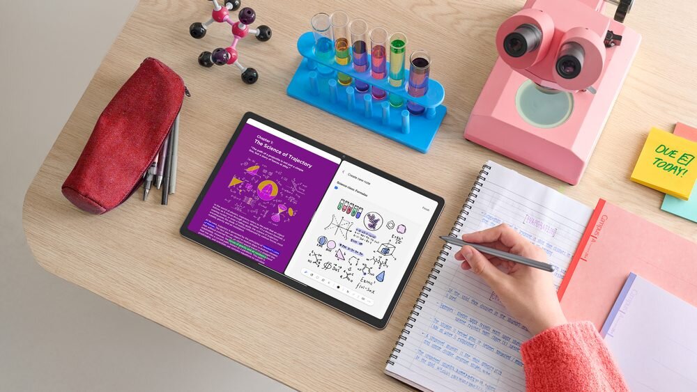 Tablet LENOVO IdeaTab Pro 8 GB pamięci RAM LPDDR5x pamięć 256 GB w standardzie UFS 4.0  