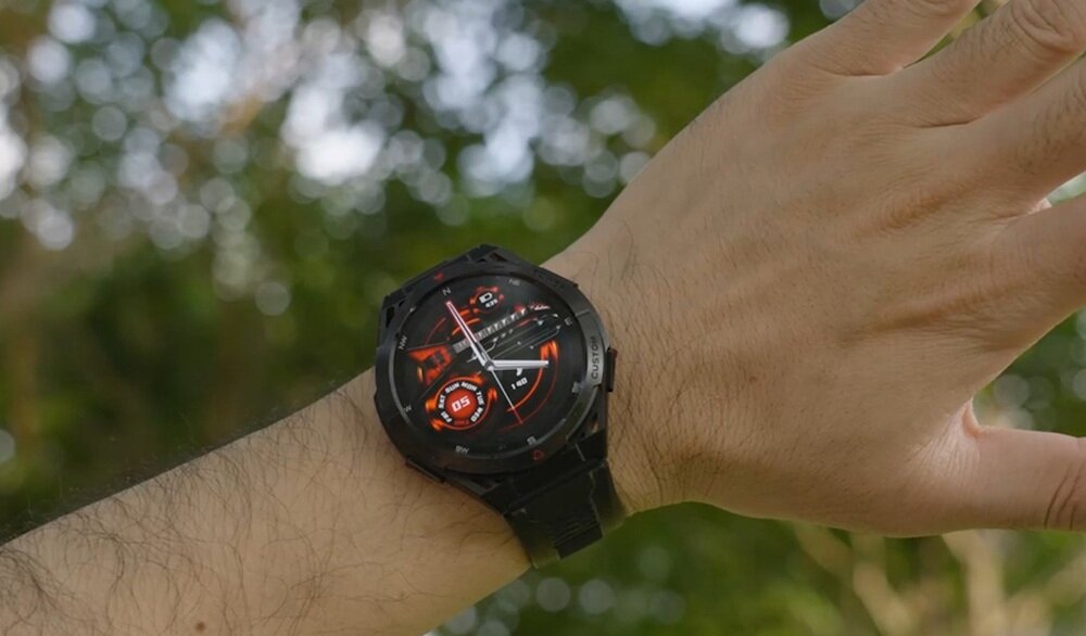 Smartwatch CUBOT GPS GT1 na ręku