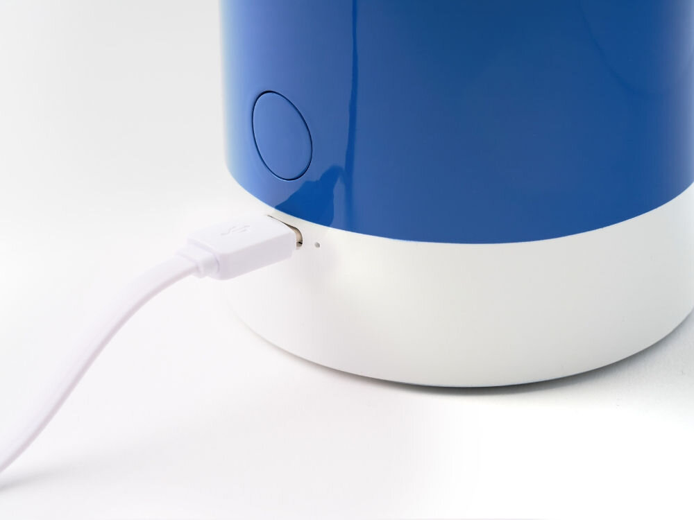 Lampka stołowa LEXON Orbe X Pantone LH88PT-B Niebieski
            lampka ze wpiętym kablem do ładowania usb-c ładowanie odporność na zachlapania usb-c lekka konstrukcja tworzywo abs