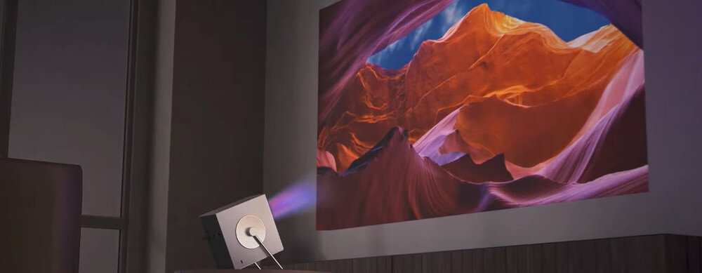Projektor LG CineBeam Q - Jakość 4K do 120 cali, projektor wyświetlający obraz na ścianie
