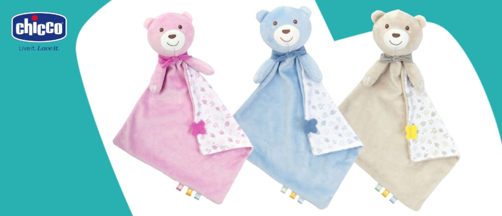 Maskotka CHICCO My First Dreams Maxi Doudou 00012159200000 Niebieski
subtelne kolory dla maluszka, trzy stonowane kolory do wyboru: różowy, niebieski i beżowy, wprowadza przytulną atmosferę, różnorodność,
niebiesko-białe tło, przytulanki w trzech różnych kolorach, logo producenta