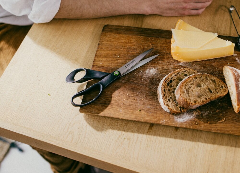 Nożyczki uniwersalne FISKARS Functional Form dla praworęcznych ergonomiczne 21 cm kv początek opisu