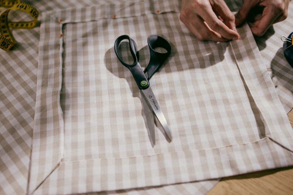 Nożyczki uniwersalne FISKARS Functional Form dla praworęcznych ergonomiczne 25 cm uniwersalne, łatwiejsze porządki, codzienne obowiązki