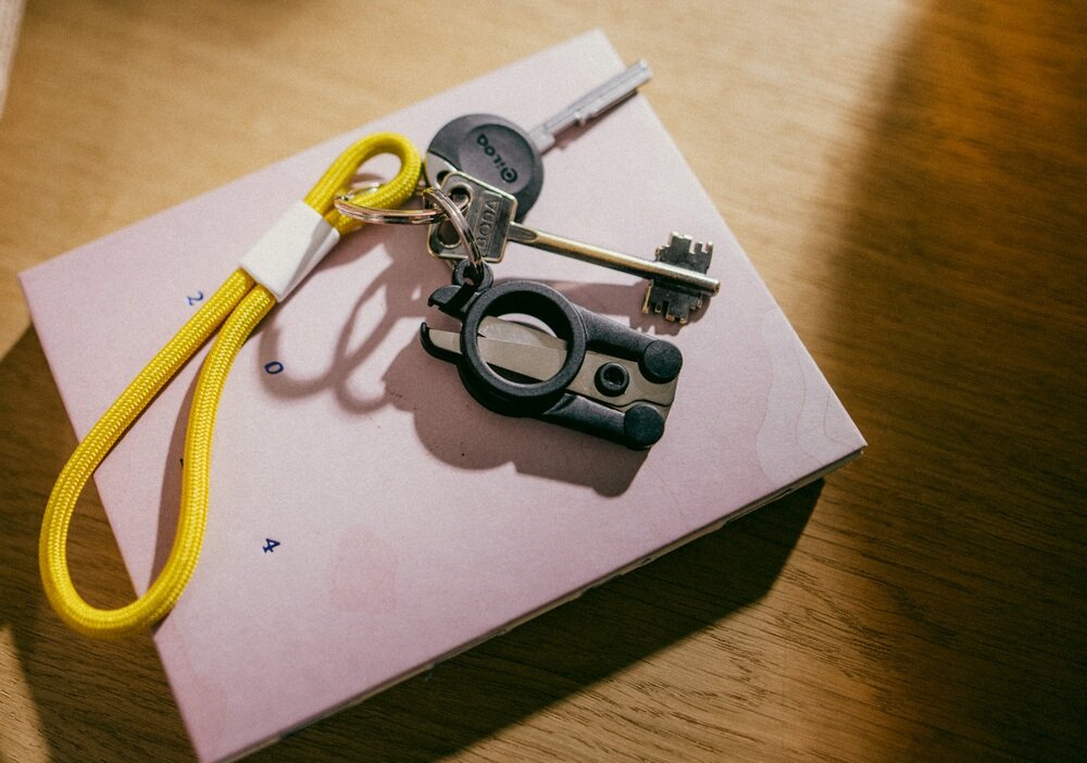 Nożyczki składane FISKARS Functional Form małe turystyczne 11 cm ostrza z zaokrągloną końcówką, akceptowane w samolocie