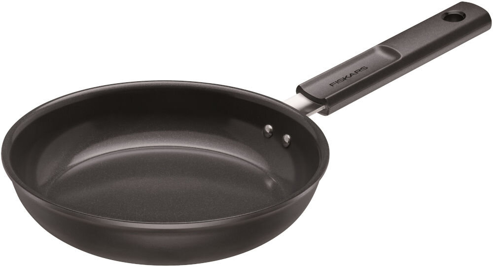 Patelnia FISKARS Hard Face 1075457 20 cm patelnia stoi pod kątek czarna powłoka rączka białe tło Powłoka Ceratec Superior odporność na wysokie temperatury (do 270°C podczas smażenia i 150°C w piekarniku) właściwości nieprzywierające bez dodatku tłuszczu naturalny smak potraw nienaruszone potrawy komfortowe bezpieczne gotowanie